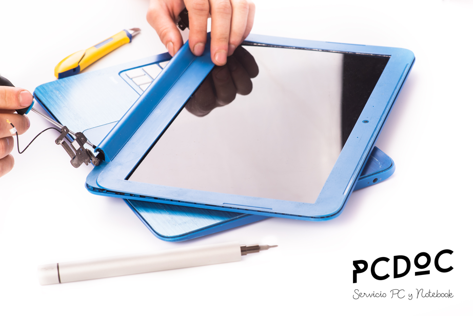 desmontar pantalla notebook